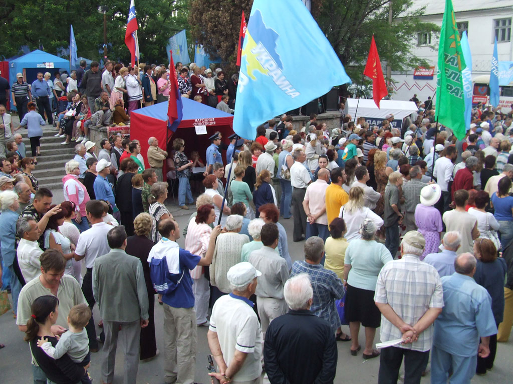 Акция протеста против НАТО в Крыму