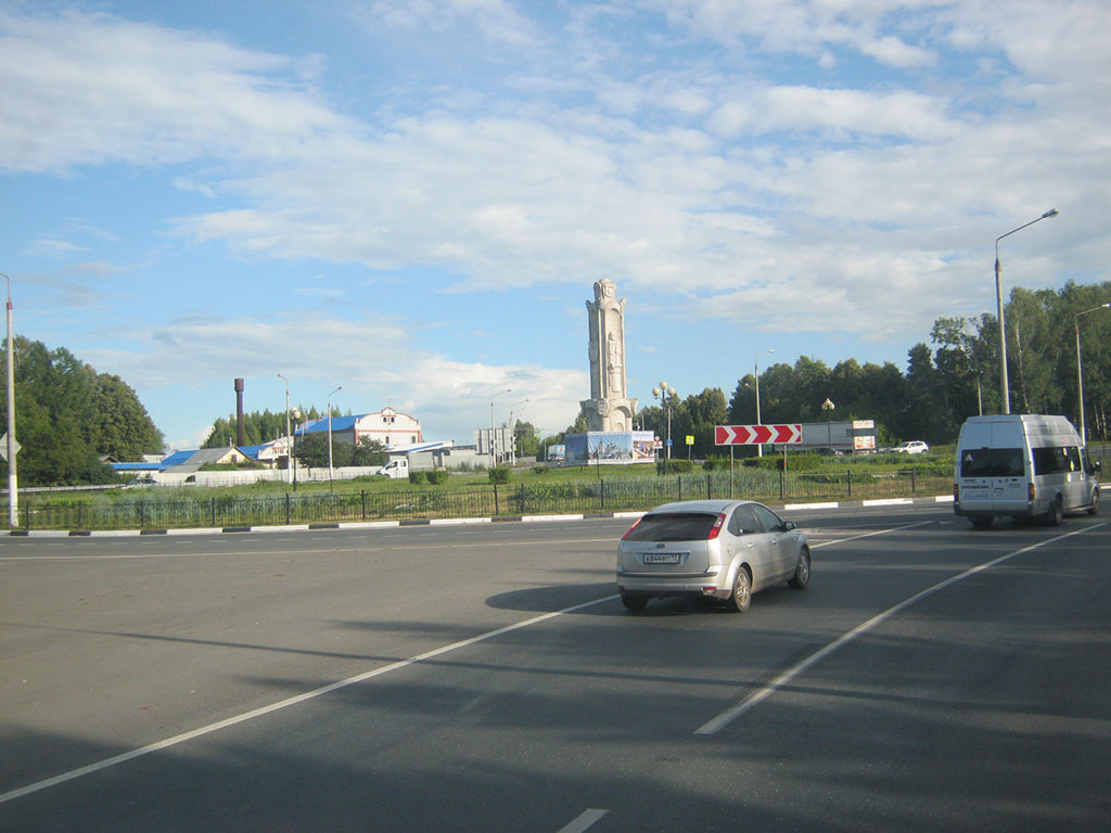 018. Стела в центре города Цивильск