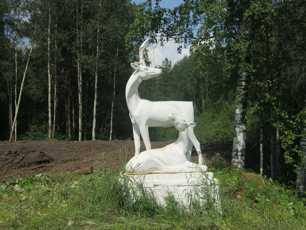 093_Скульптура «Олени»
