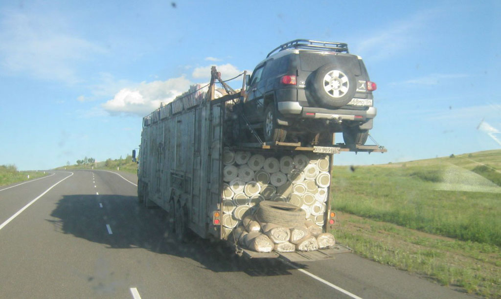 Оригинальный способ перевозки авто