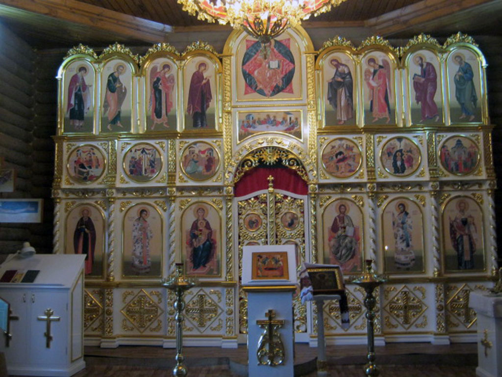 Диксон(11)_Внутри церкви